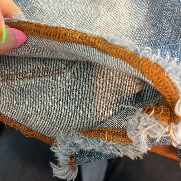 Vigoss Fiona Shorts Stretch Denim Size 26 Distressed Embroidered Hem & Pockets - Picture 8 of 14